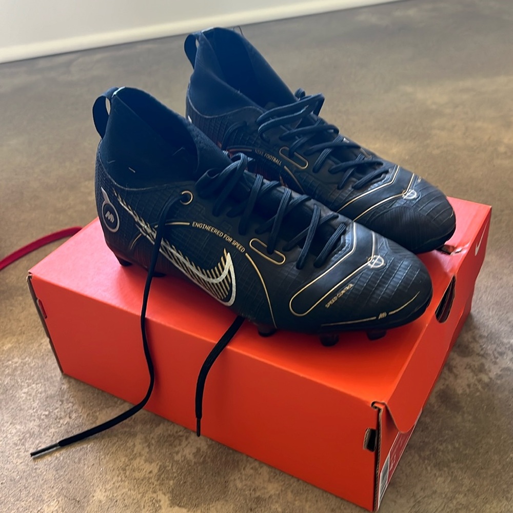 Nike superfly football cleats size 4.5